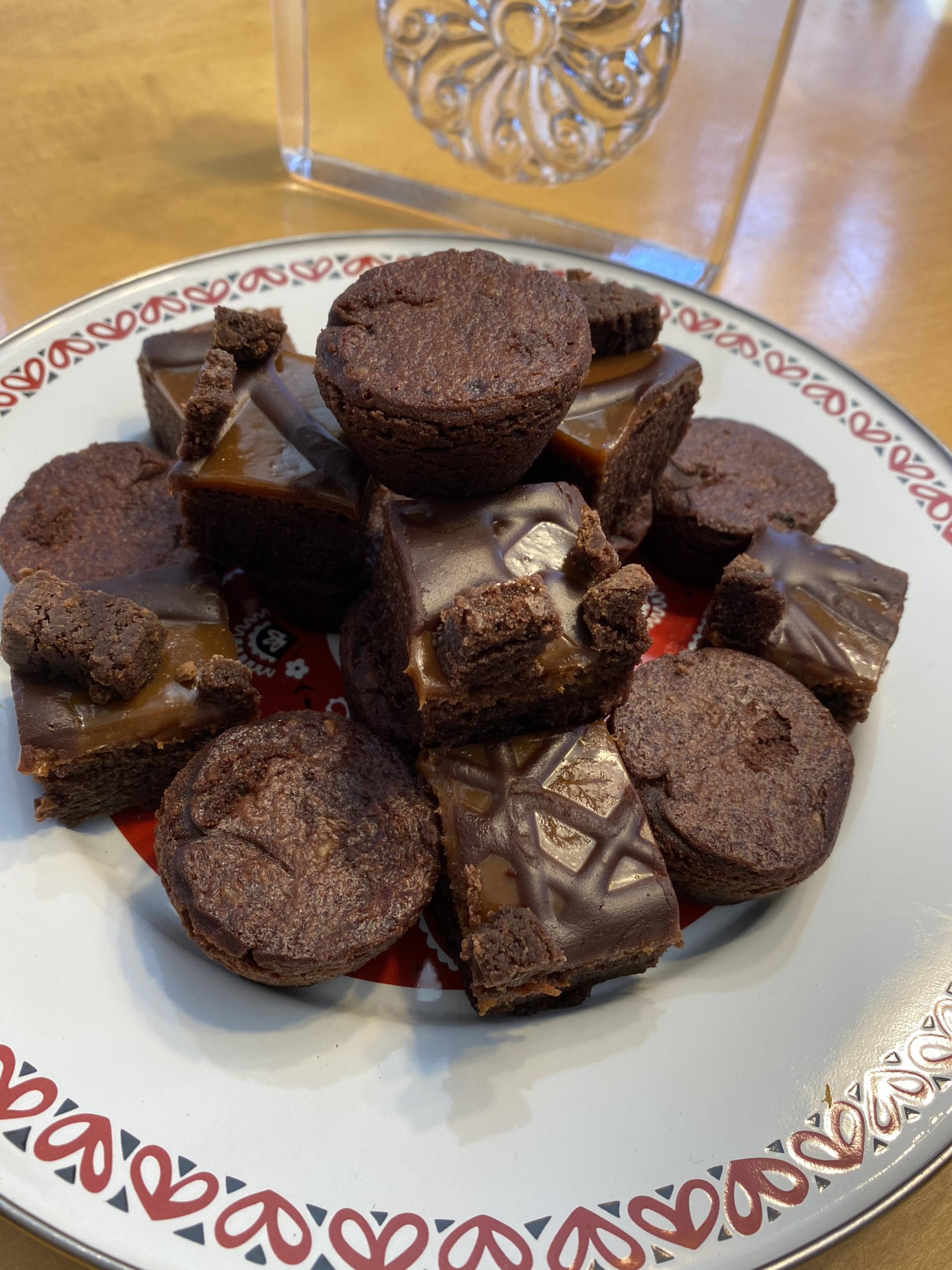 Brownies plate with rim 1