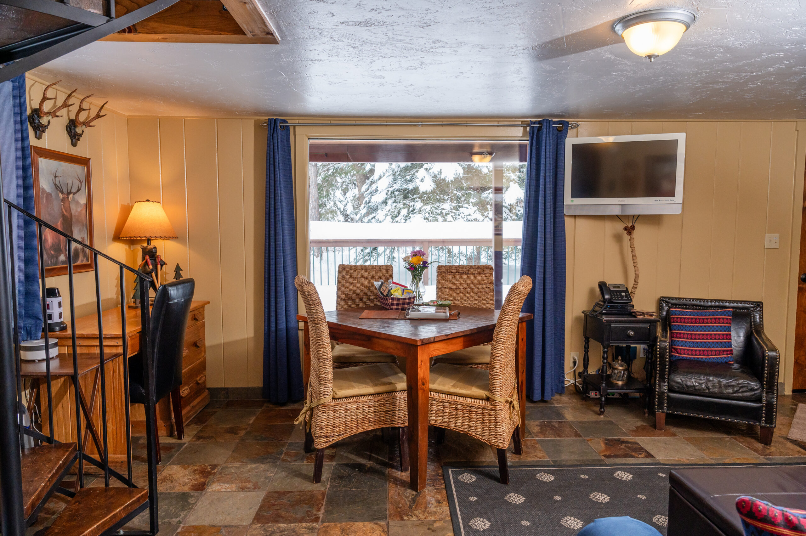 bluespruce dining table