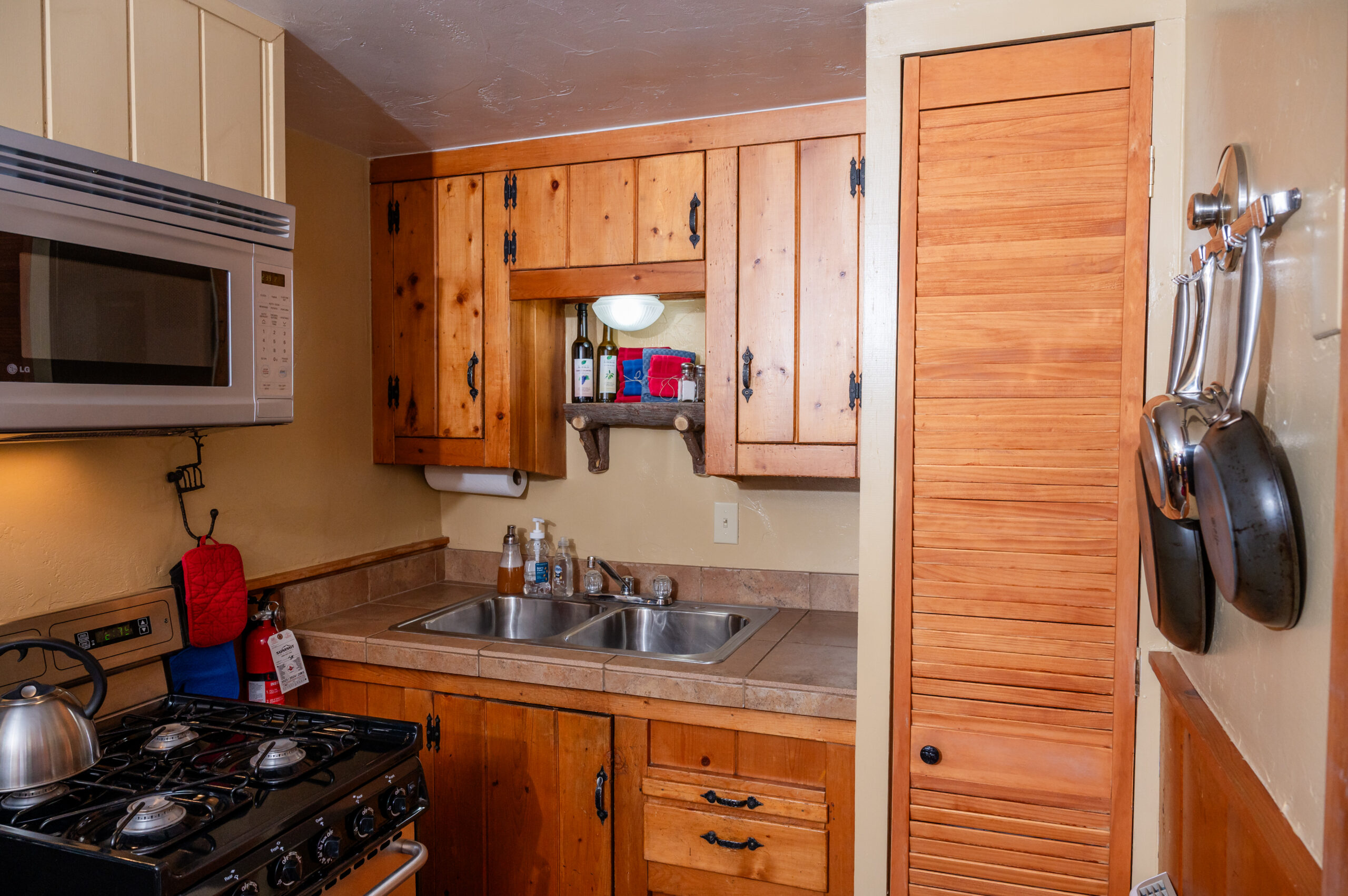 bluespruce kitchen 3