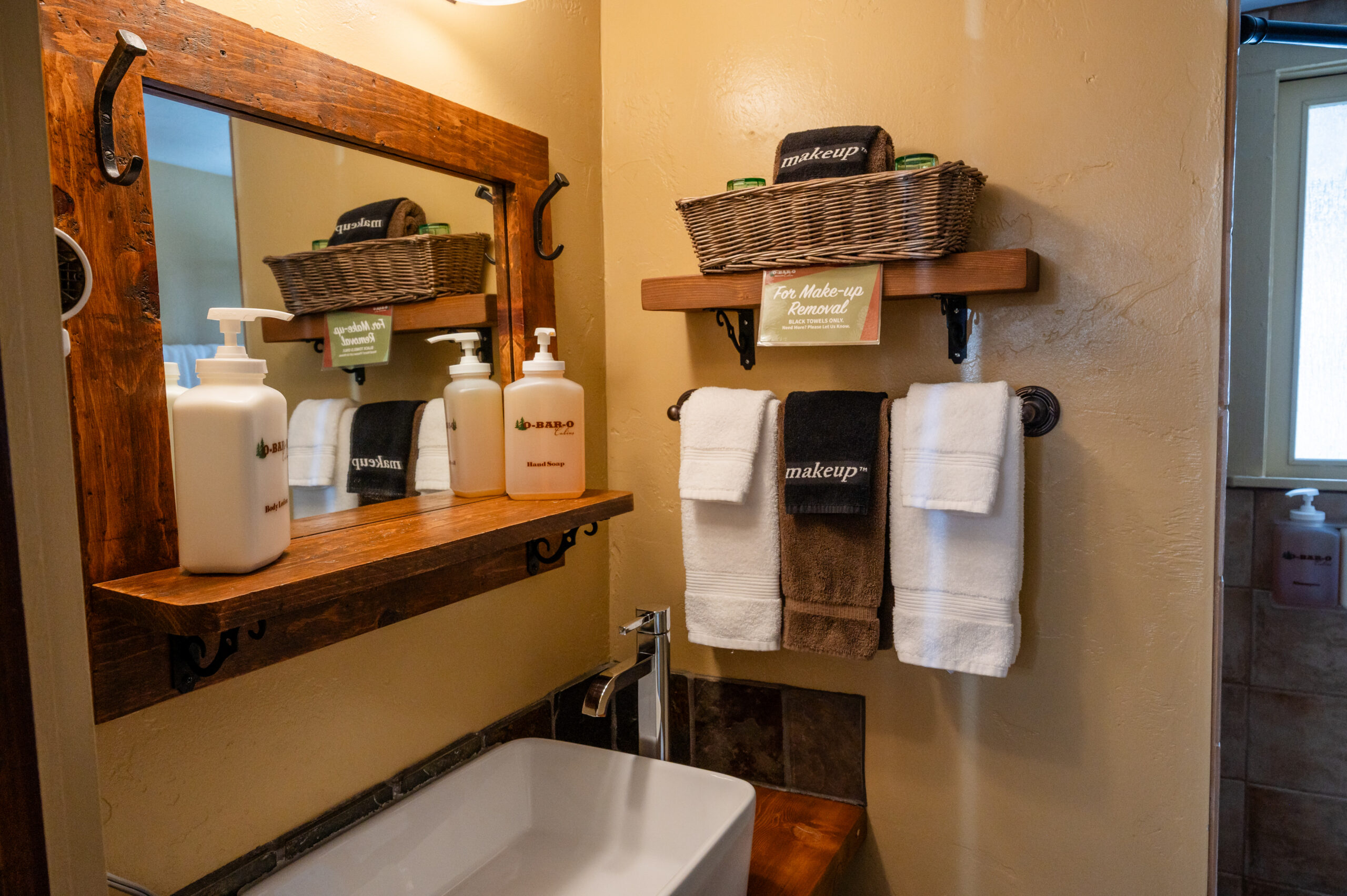 hummingbird bathroom