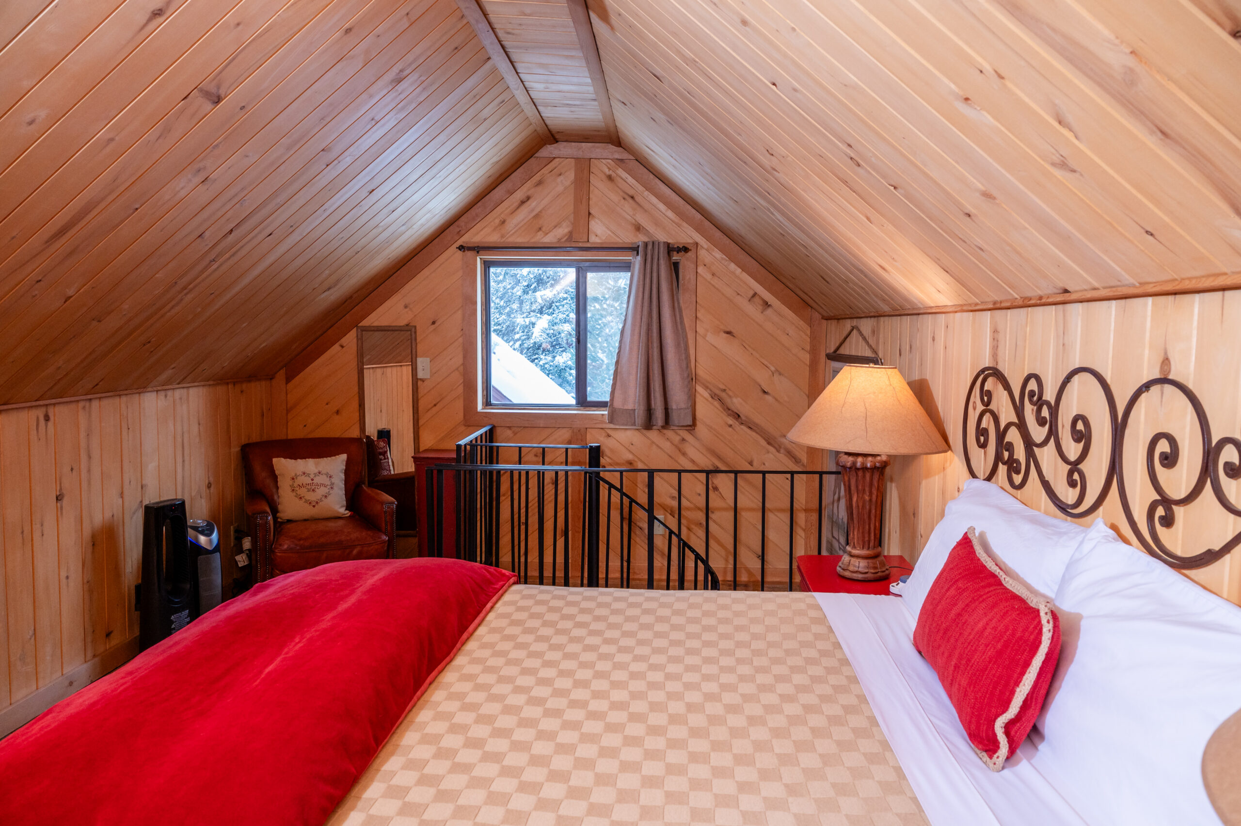 hummingbird bedroom2
