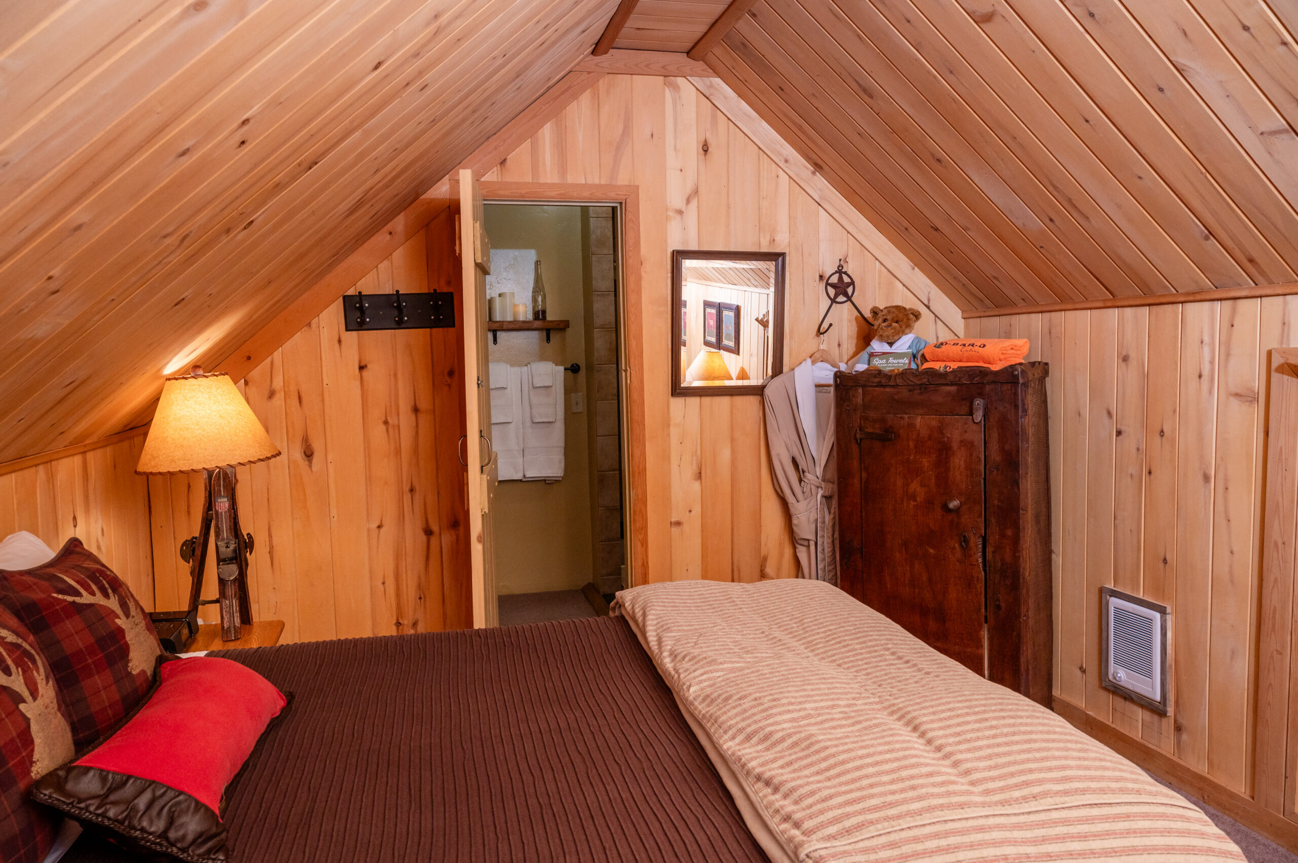 hummingbird bedroom3