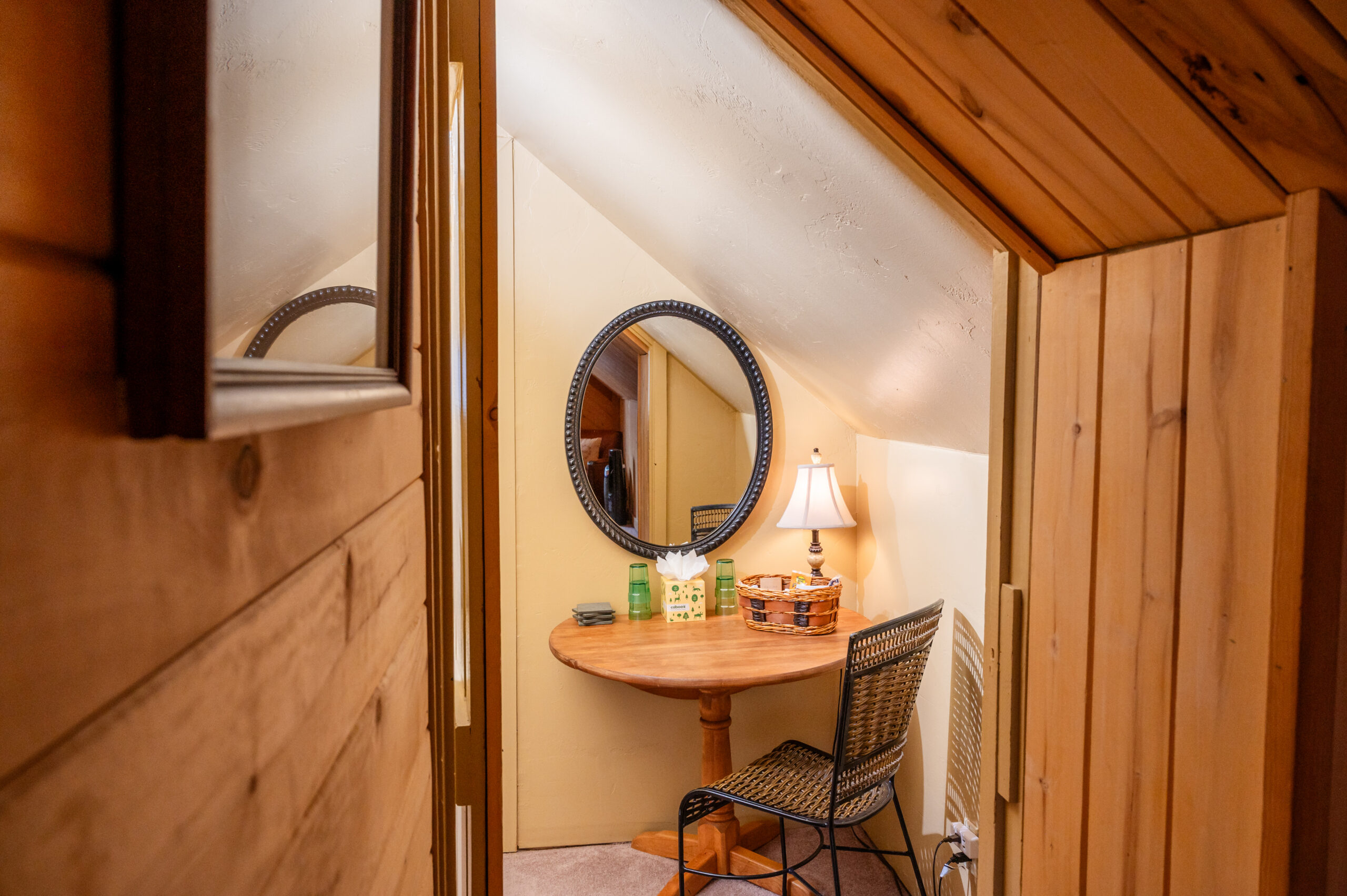 hummingbird chair room
