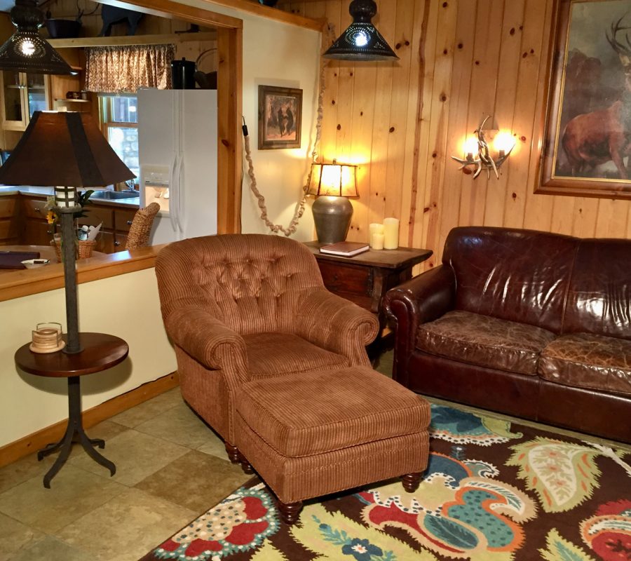 Creekside livingroom