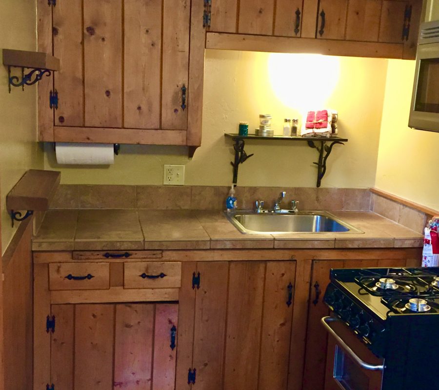 hummingbird kitchenette2